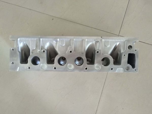 Cylinder Head RENAULT 7701468858 7701472681 7701475893 for 1.4L Megane R19 - Image 2