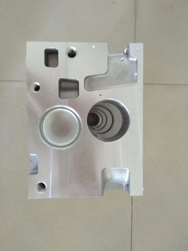 Cylinder Head RENAULT 7701468858 7701472681 7701475893 for 1.4L Megane R19 - Image 6
