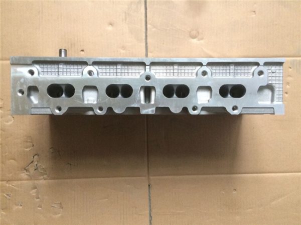 Cylinder Head Auto Engine Part 71739156 7958558 188A5 FAIT 1.2 - Image 2